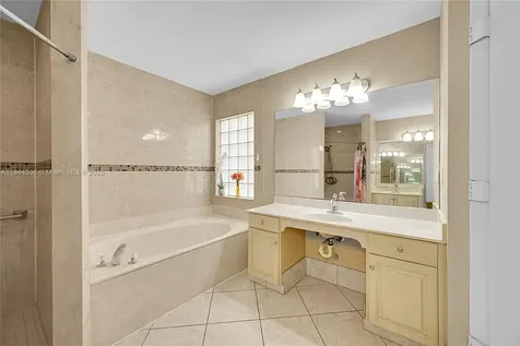 10261 S Lexington Lakes Boulevard S Boynton Beach FL 33436