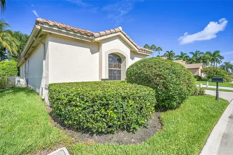 10261 S Lexington Lakes Boulevard S Boynton Beach FL 33436