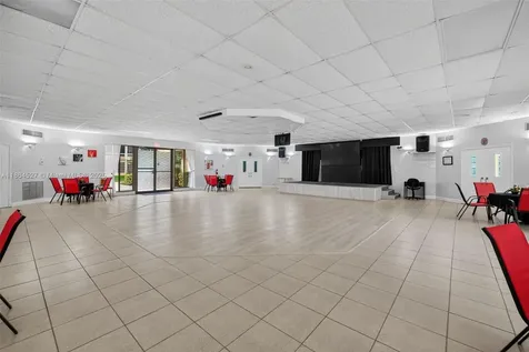 5001 NW 34th Street Lauderdale Lakes FL 33319