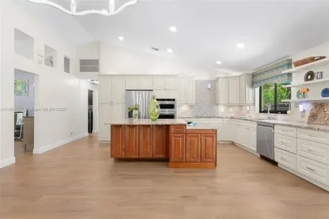 9945 W Tree Tops Court Davie FL 33328
