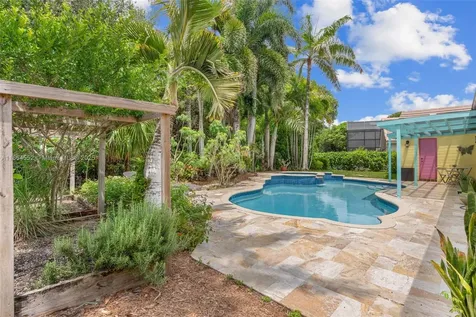 9945 W Tree Tops Court Davie FL 33328