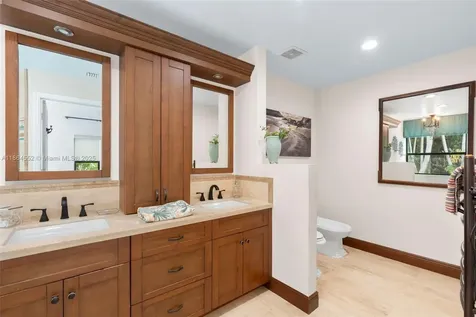 9945 W Tree Tops Court Davie FL 33328