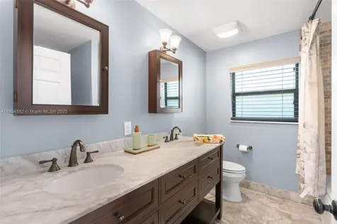 9945 W Tree Tops Court Davie FL 33328