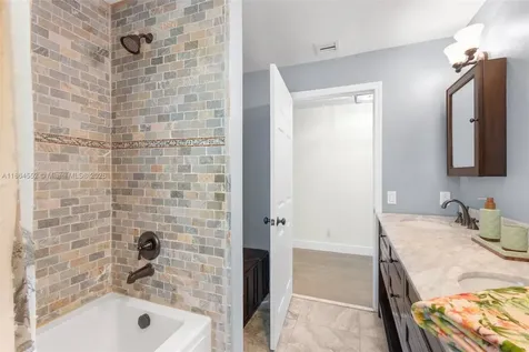 9945 W Tree Tops Court Davie FL 33328