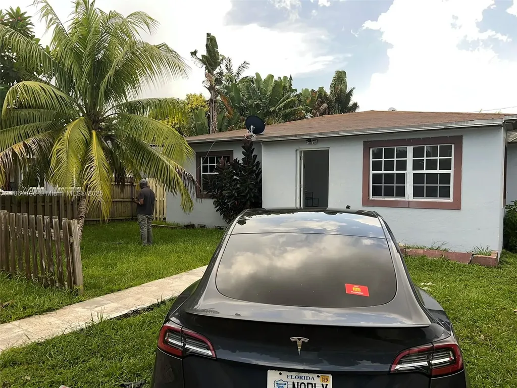 802 S 24th Avenue Hollywood FL 33020