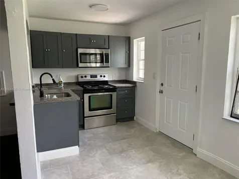 802 S 24th Avenue Hollywood FL 33020
