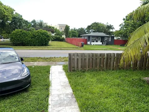 802 S 24th Avenue Hollywood FL 33020