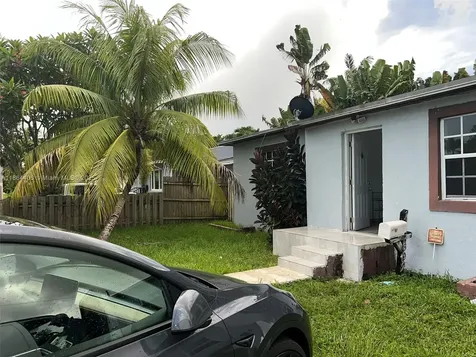 802 S 24th Avenue Hollywood FL 33020