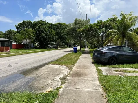 802 S 24th Avenue Hollywood FL 33020