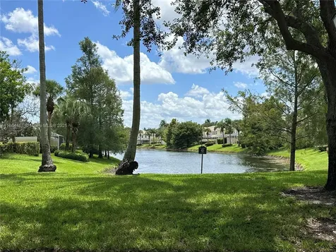 197 E Santa Barbara Way Palm Beach Gardens FL 33410