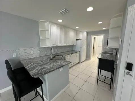 197 E Santa Barbara Way Palm Beach Gardens FL 33410