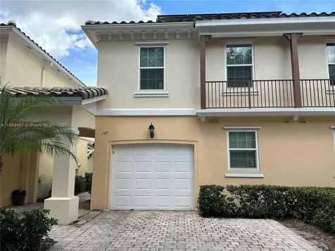 197 E Santa Barbara Way Palm Beach Gardens FL 33410