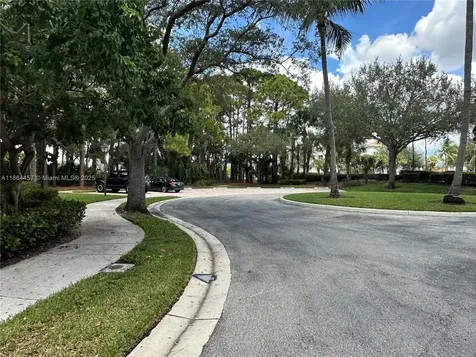 197 E Santa Barbara Way Palm Beach Gardens FL 33410