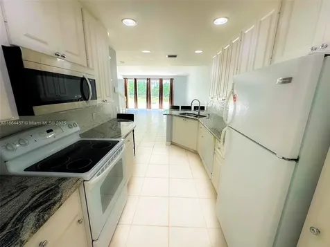 197 E Santa Barbara Way Palm Beach Gardens FL 33410