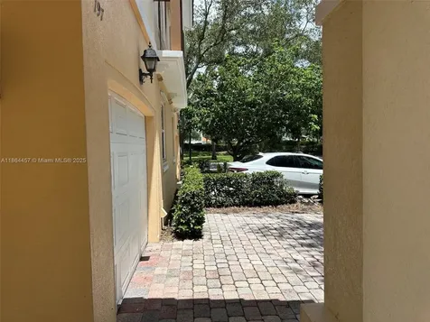 197 E Santa Barbara Way Palm Beach Gardens FL 33410