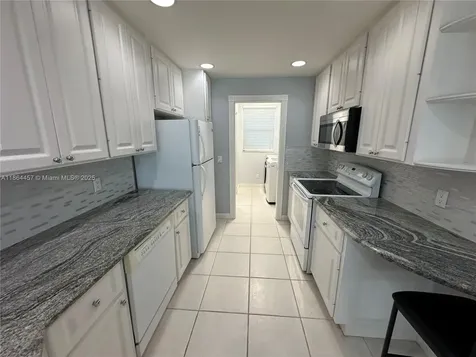 197 E Santa Barbara Way Palm Beach Gardens FL 33410