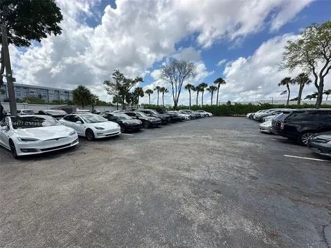 Xxx N State Road 7 Plantation FL 33317