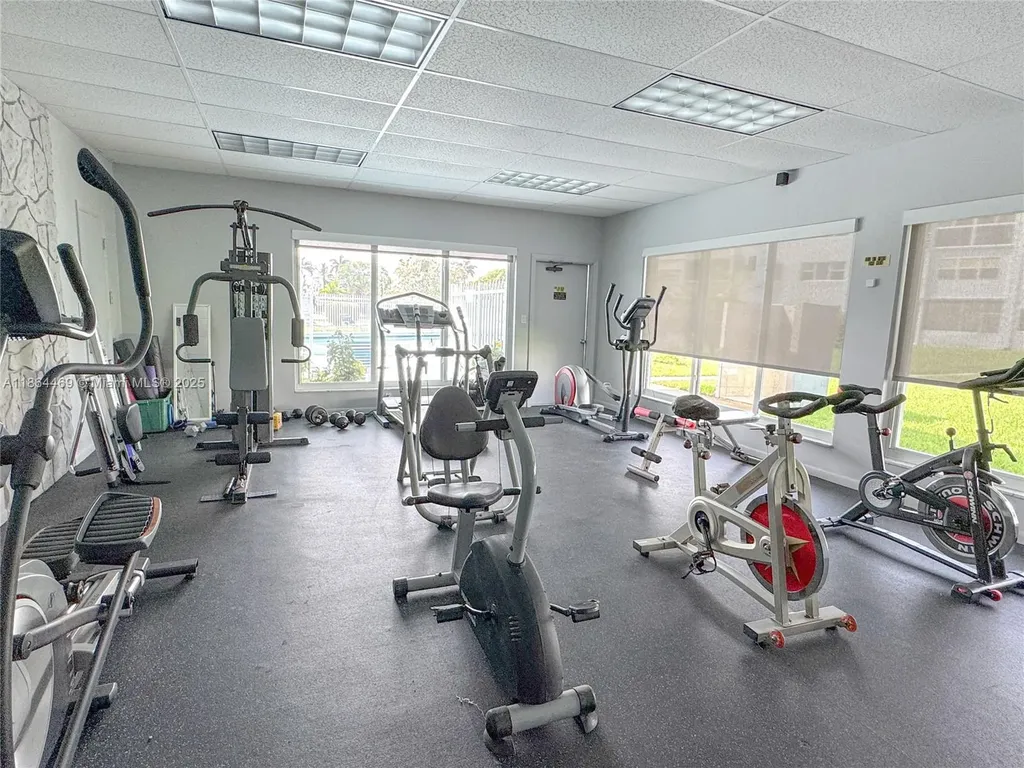 2300 Park Lane Hollywood FL 33021