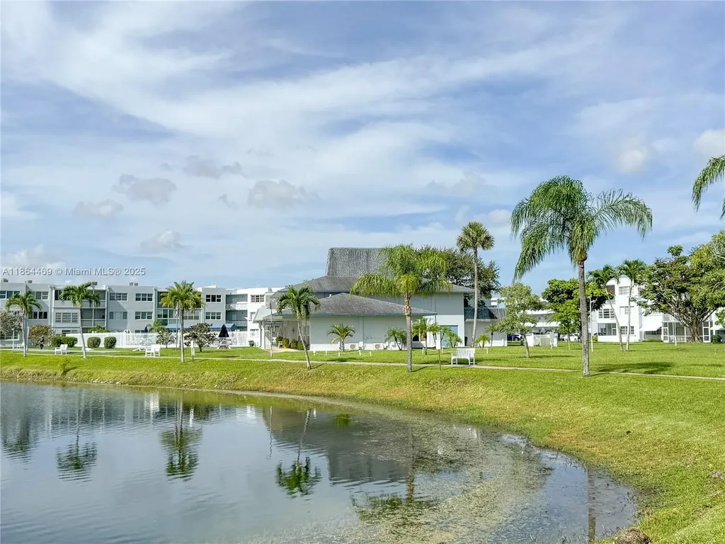2300 Park Lane Hollywood FL 33021