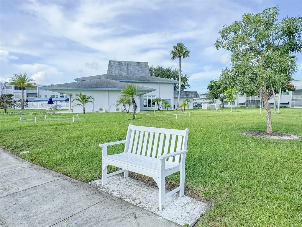 2300 Park Lane Hollywood FL 33021