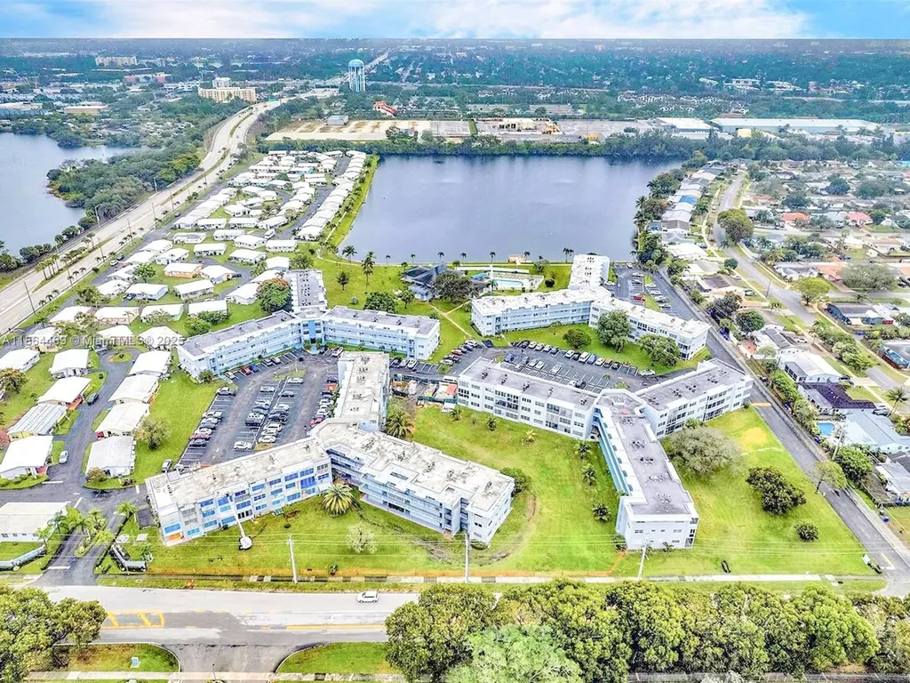 2300 Park Lane Hollywood FL 33021