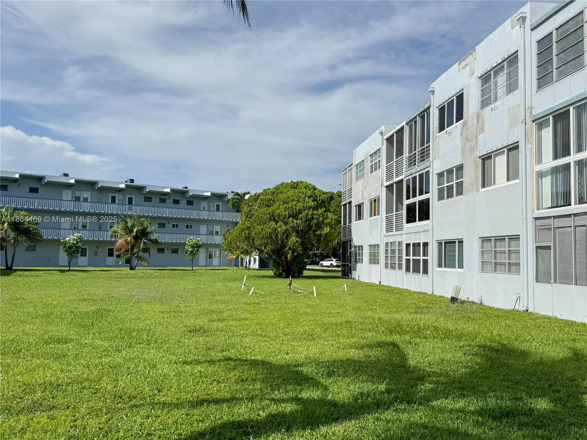2300 Park Lane Hollywood FL 33021