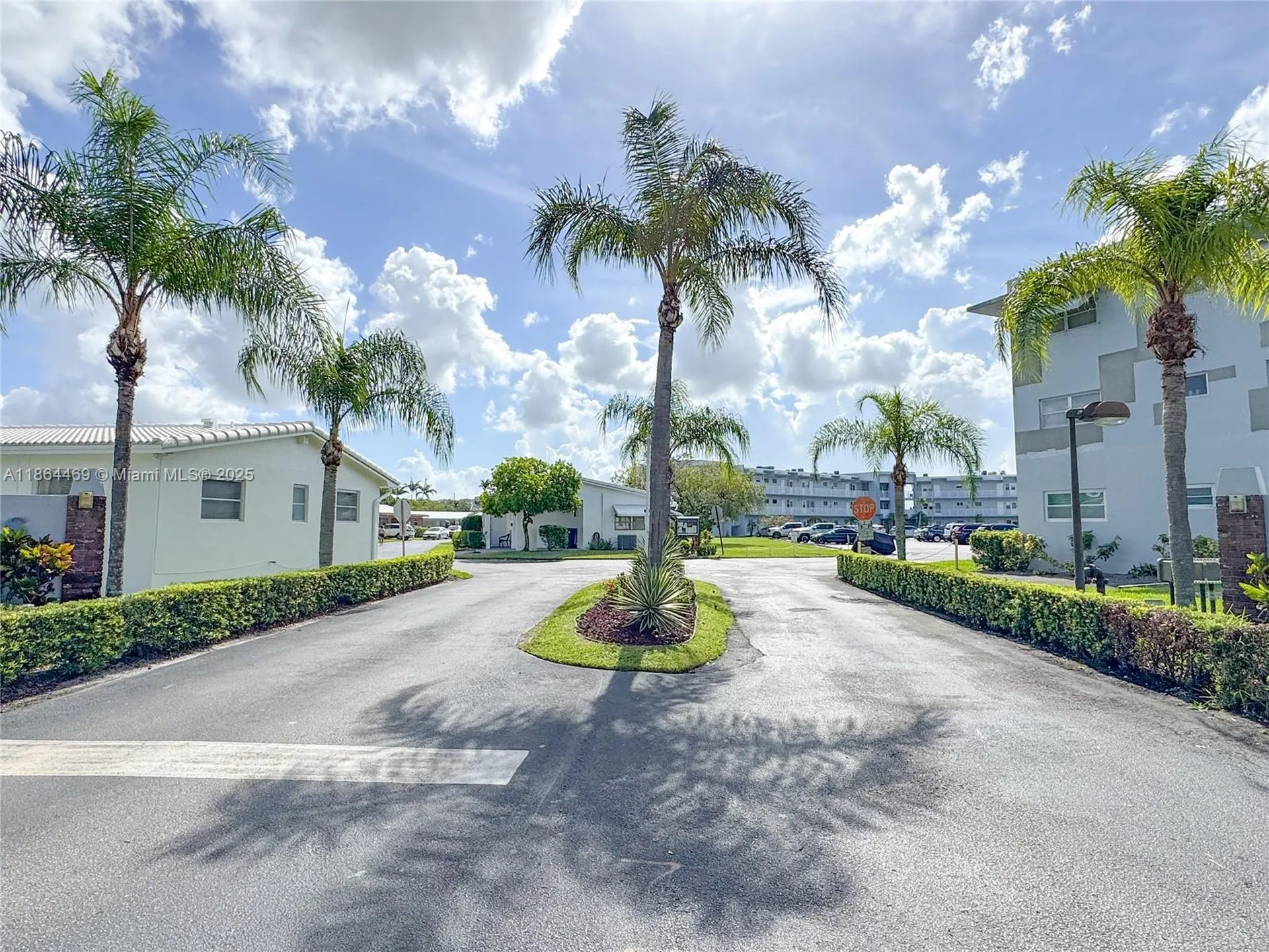 2300 Park Lane Hollywood FL 33021