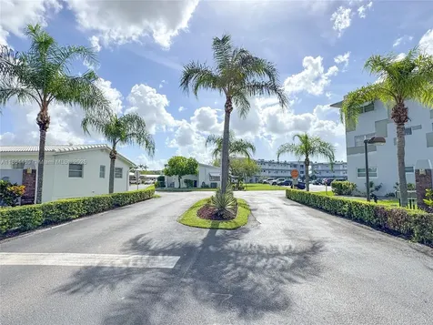 2300 Park Lane Hollywood FL 33021