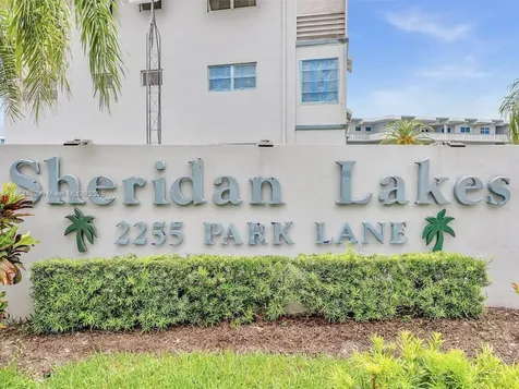 2300 Park Lane Hollywood FL 33021