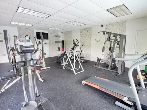 2300 Park Lane Hollywood FL 33021