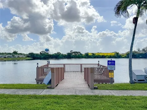 2300 Park Lane Hollywood FL 33021
