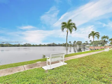 2300 Park Lane Hollywood FL 33021