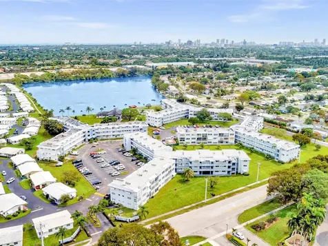 2300 Park Lane Hollywood FL 33021