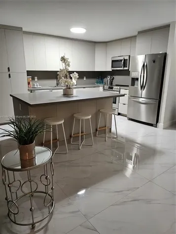 6423 E Collins Avenue Miami Beach FL 33141