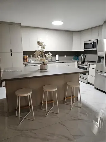 6423 E Collins Avenue Miami Beach FL 33141