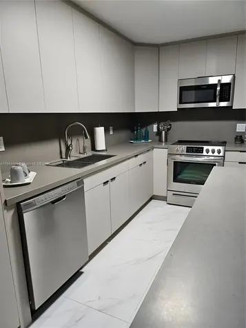 6423 E Collins Avenue Miami Beach FL 33141
