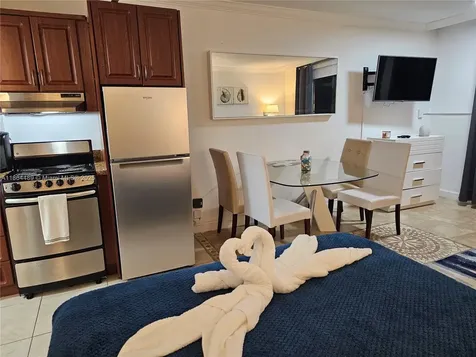 19201 Collins Avenue Sunny Isles Beach FL 33160