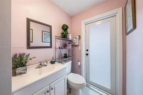 897 W 36th Street Hialeah FL 33012