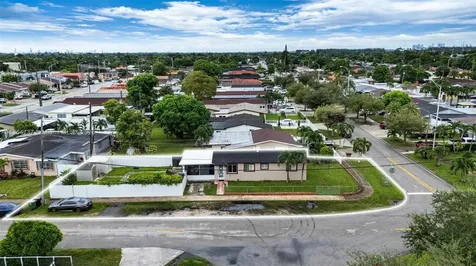897 W 36th Street Hialeah FL 33012