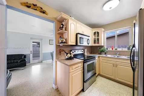 897 W 36th Street Hialeah FL 33012