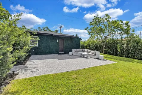 1390 NE 150th Street Miami FL 33161