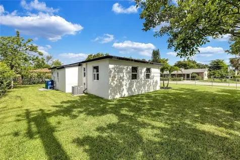 1390 NE 150th Street Miami FL 33161