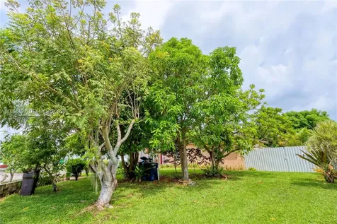 15825 SW 305th Terrace Homestead FL 33033