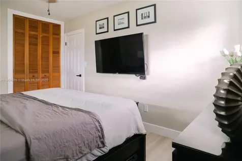 8811 NW 15th Street Pembroke Pines FL 33024