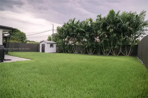 8811 NW 15th Street Pembroke Pines FL 33024