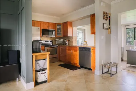 8811 NW 15th Street Pembroke Pines FL 33024