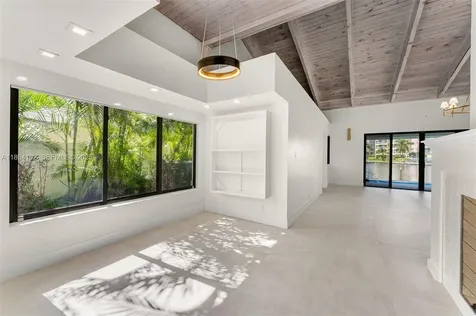 500 Palm Drive Hallandale Beach FL 33009