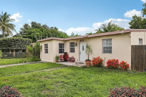 3771 SW 44th Avenue West Park FL 33023