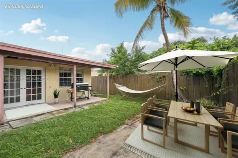 3771 SW 44th Avenue West Park FL 33023