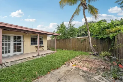 3771 SW 44th Avenue West Park FL 33023